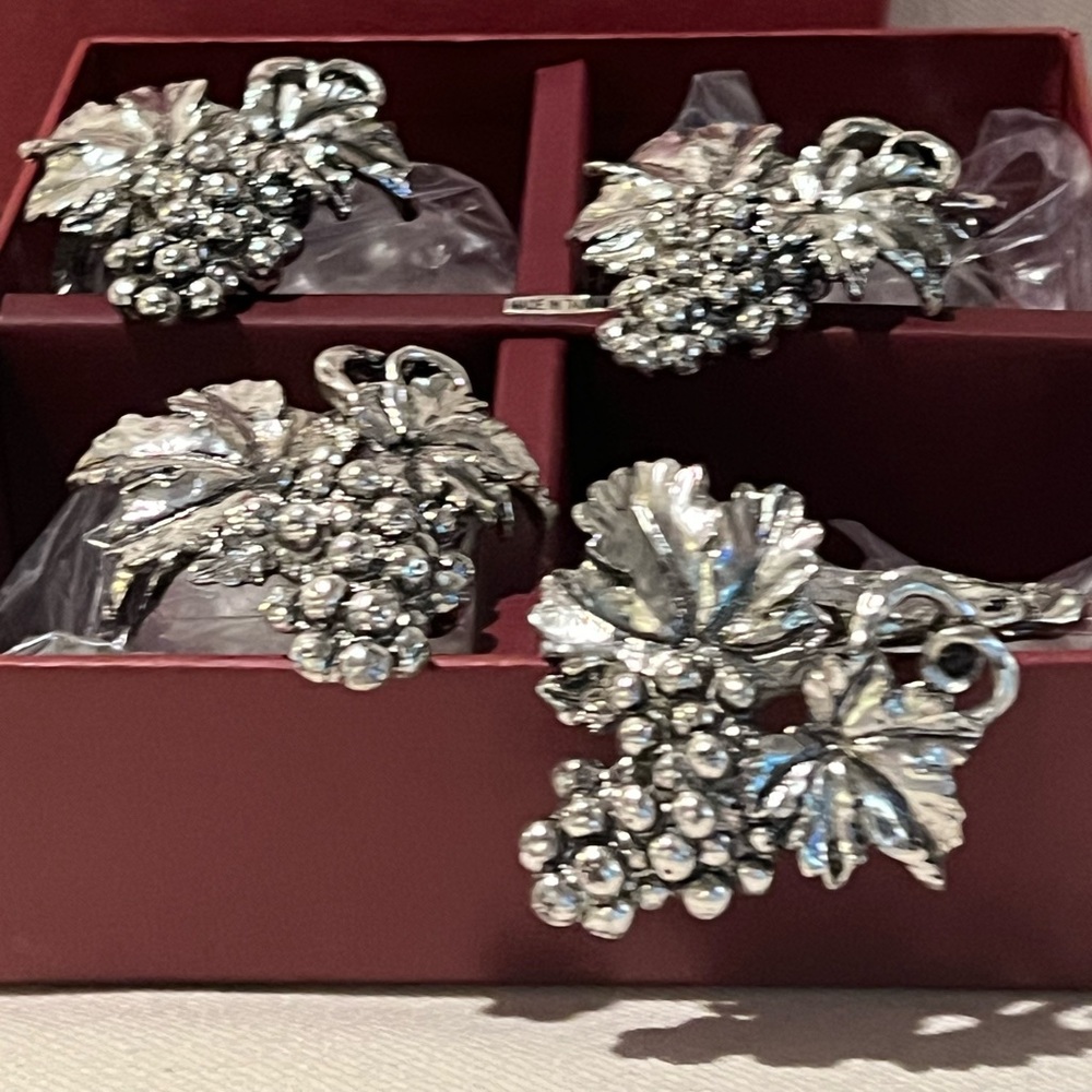 Silver Grape Cluster Napkin Rings